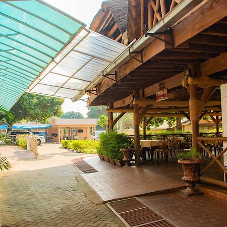 Bomah Hotel Limited Gulu Екстериор снимка