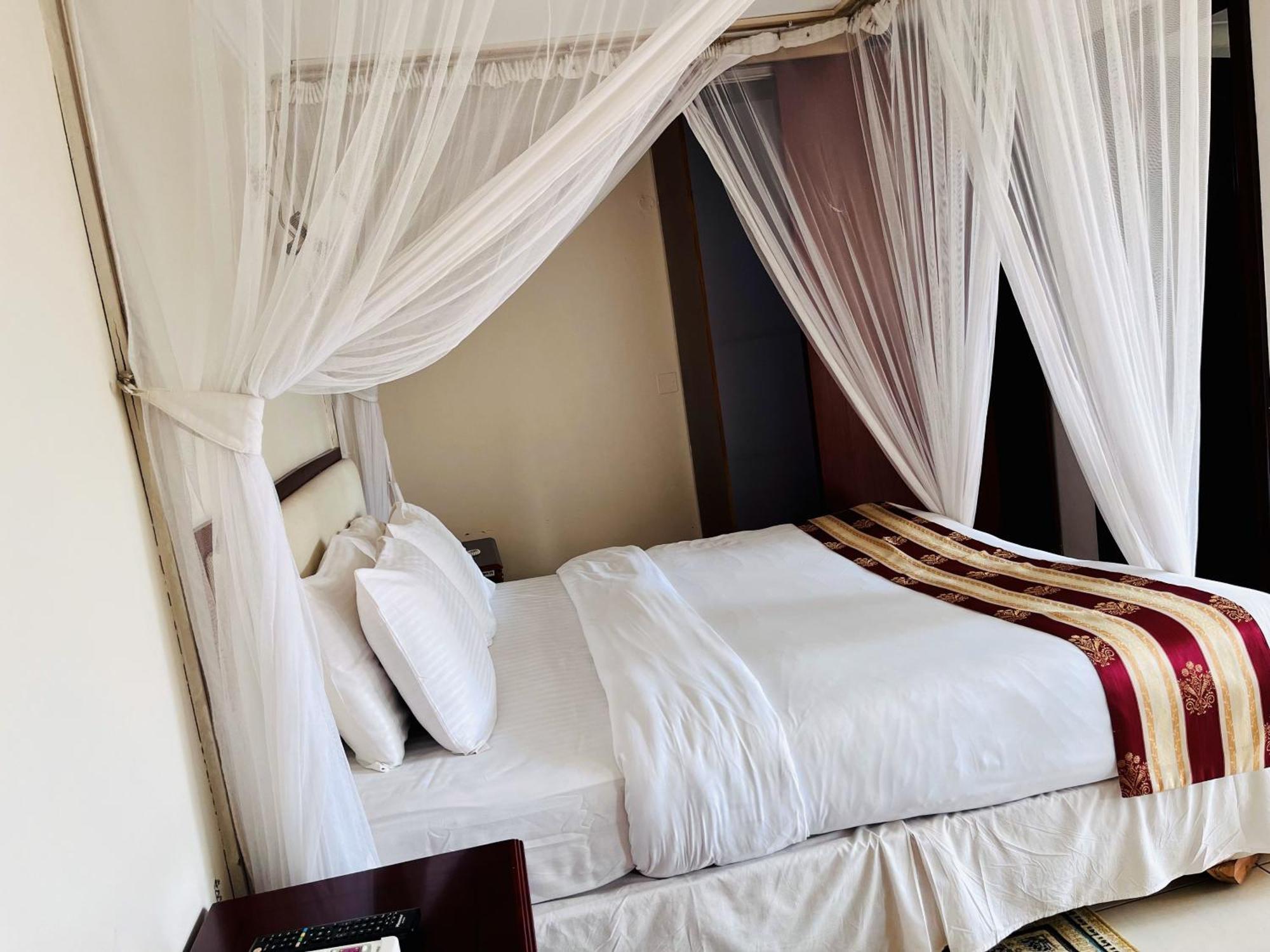 Bomah Hotel Limited Gulu Екстериор снимка