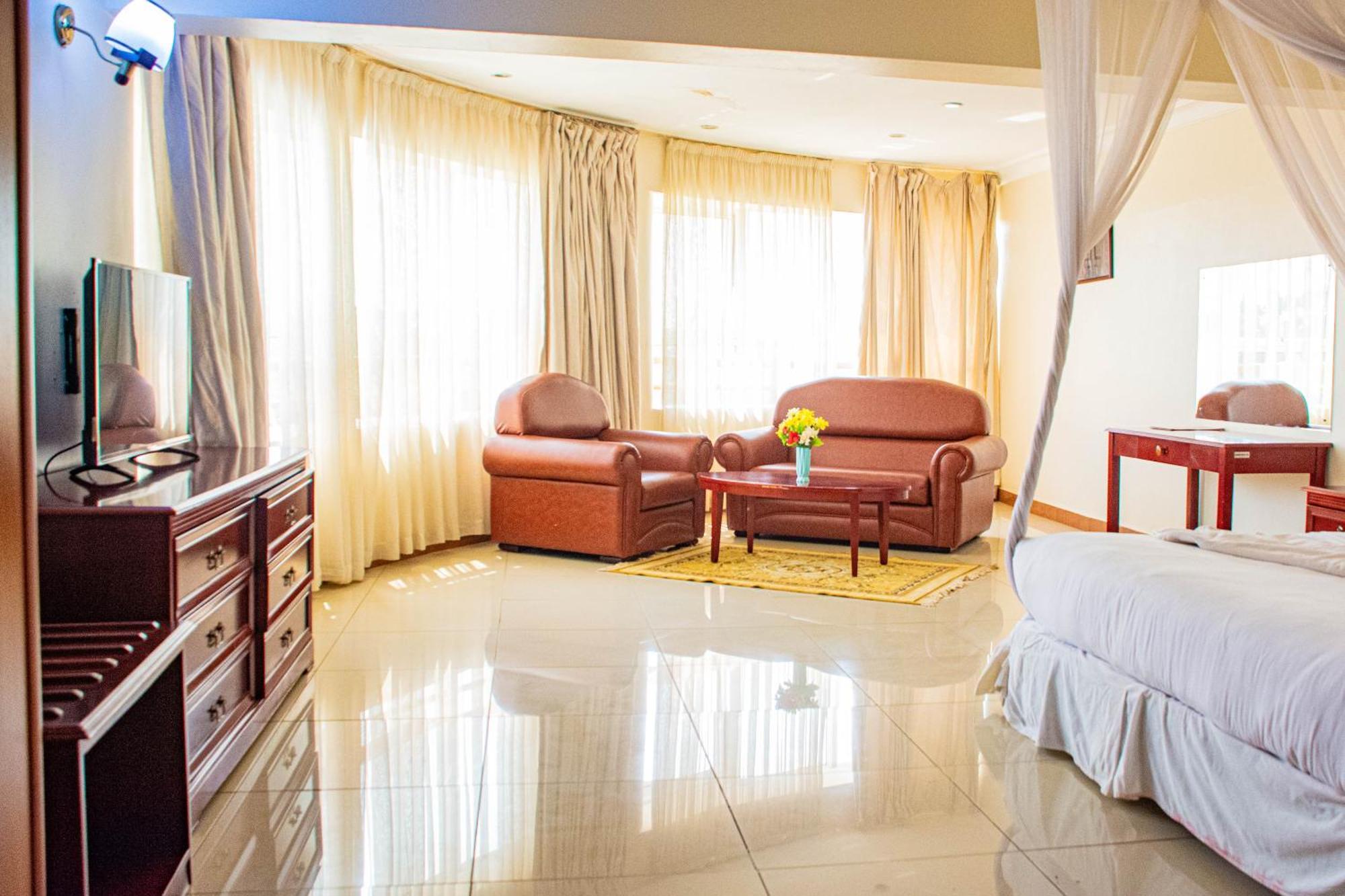 Bomah Hotel Limited Gulu Екстериор снимка